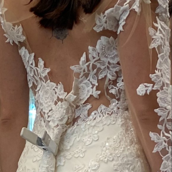 Wedding Dress- Essence of Australia - Picture 5 of 7